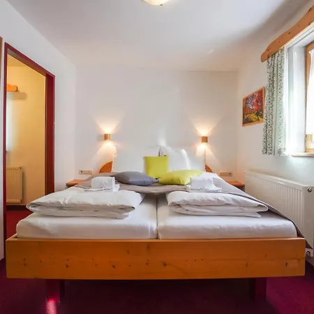 Haus Tirol Гостевой дом 3*