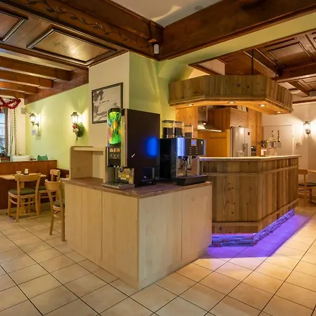 Pensión Haus Tirol 3*